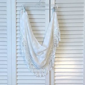 Women’s Scarf with crochet trim